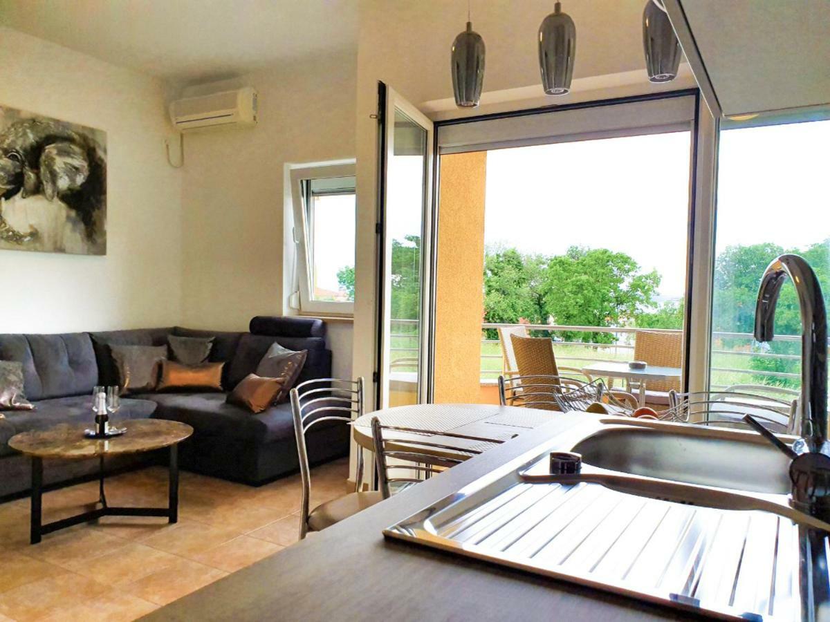 Lastovka Posesi Apartment Medulin Exterior foto