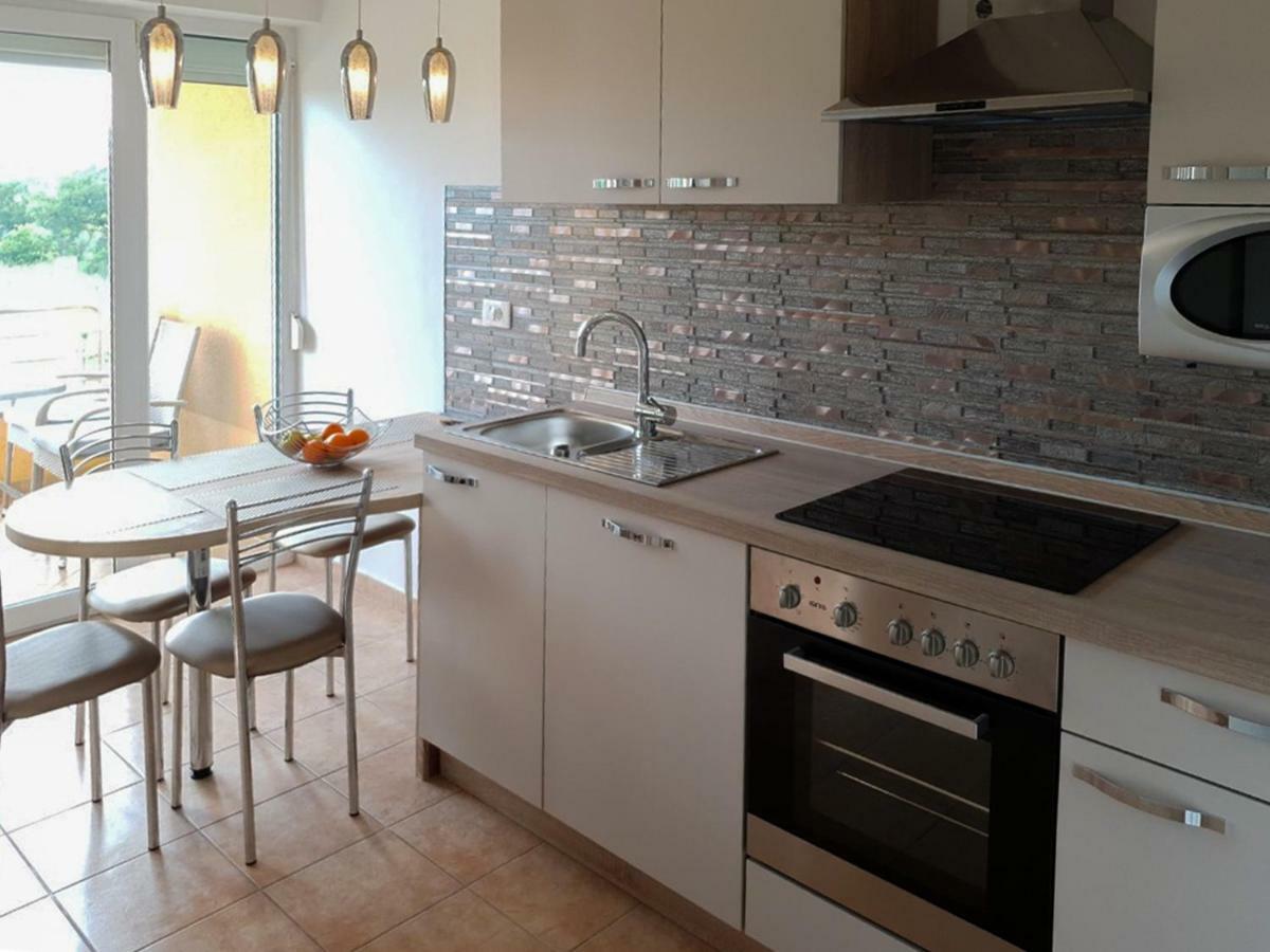Lastovka Posesi Apartment Medulin Exterior foto